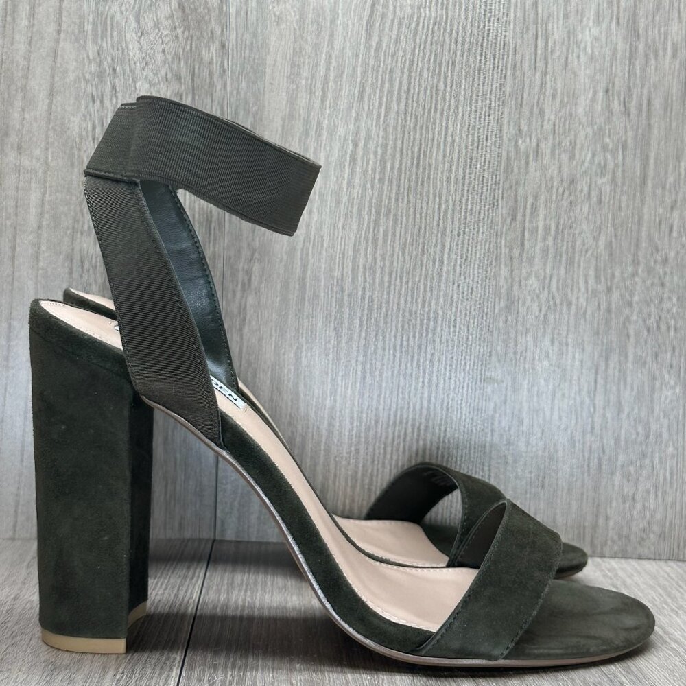 Steve Madden Celebrate Heeled Sandal Womens 9.5M Elastic Ankle Strap Suede Olive